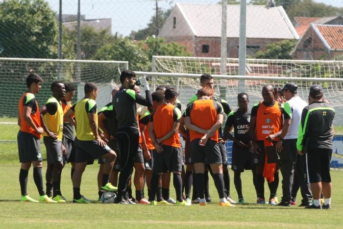Mesmo que perca para o Flamengo no Maracanã, Coritiba não corre risco de voltar à ZR nessa rodada | Aniele Nascimento / Gazeta do Povo