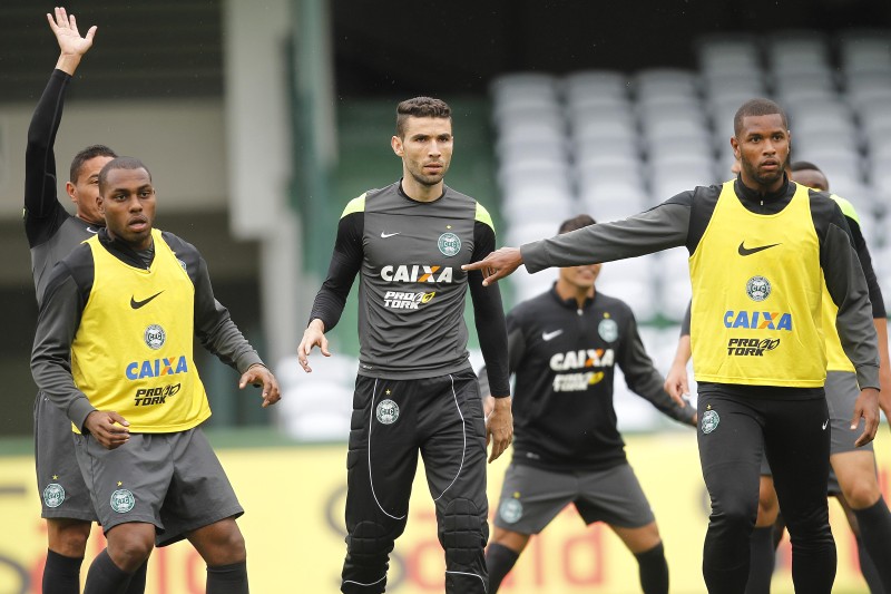 Coritiba busca sete pontos para escapar da Série B | Jonathan Campos / Gazeta do Povo