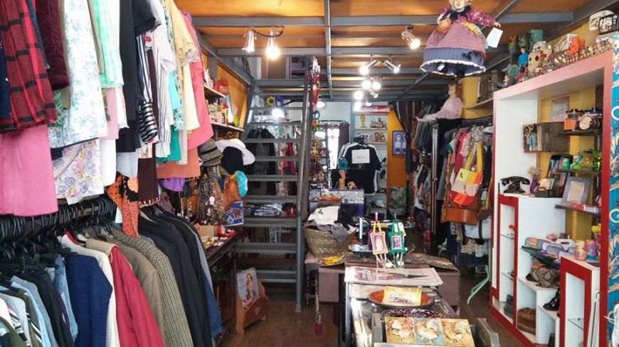 Brechós são opção barata para renovar o guarda-roupa. | Divulgação