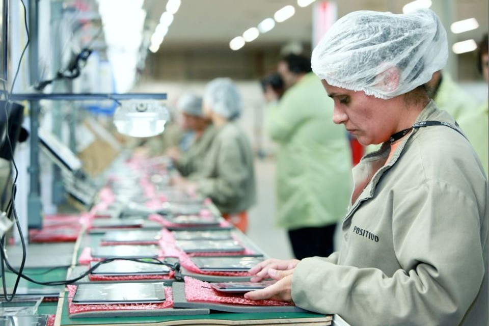 Foram comercializados no terceiro trimestre 53,8 mil celulares da marca | Divulgação.