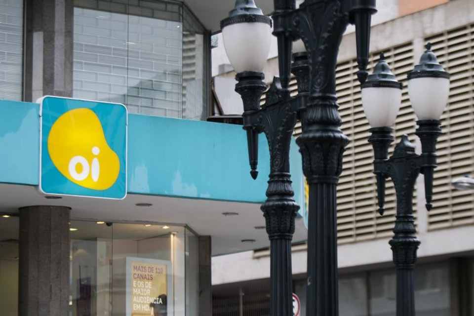 Um fator que pesa negativamente para a Oi em relação às concorrentes é o seu elevado endividamento, de R$ 46 bilhões | Daniel Castellano/Gazeta do Povo.