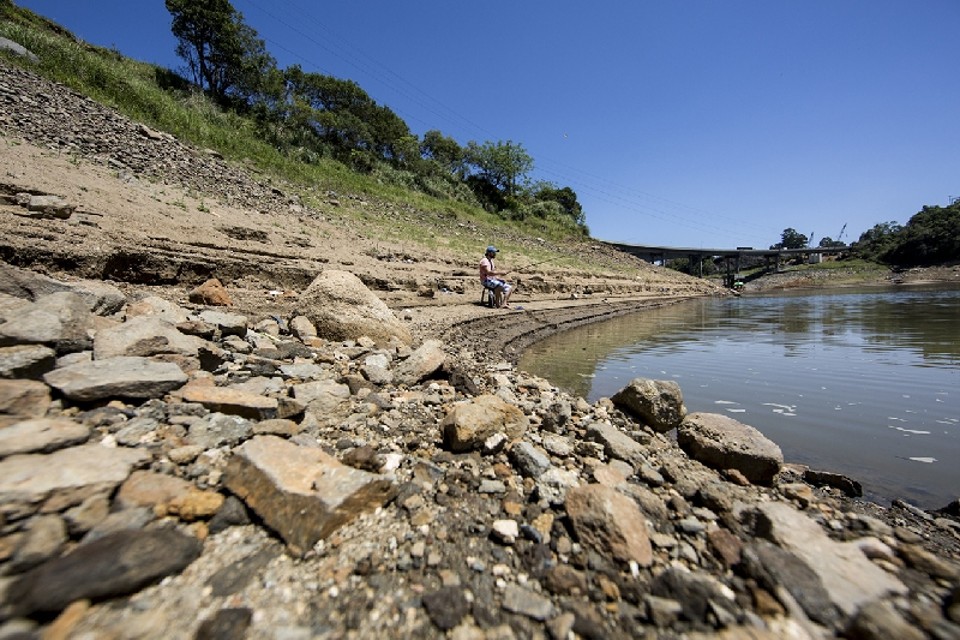 Represa do Capivari, na Região Metropolitana de Curitiba: previsão de chuvas abaixo da média no próximo ano preocupa analistas | Henry Milléo / Gazeta do Povo