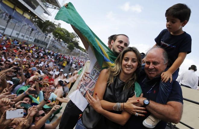 Família do piloto brasileiro Felipe Massa celebra pódio | 