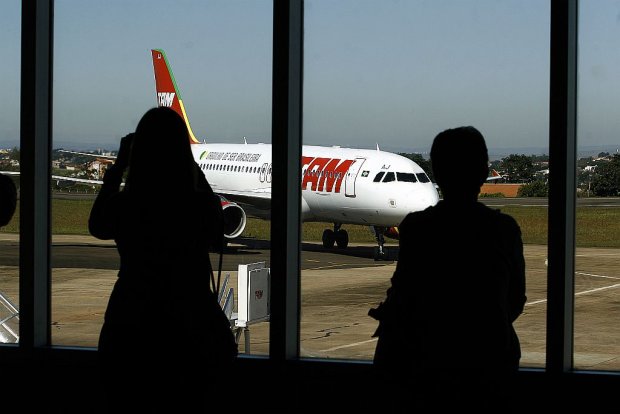 De acordo a previsão, o avião que faria o voo JJ3720 atingiria um edifício comercial em São Paulo | Roberto Custódio/Jornal de Londrina