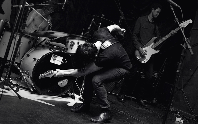 A banda paulista Wry fez barulho no meio da madrugada | Natasha Durski/ Divulgação