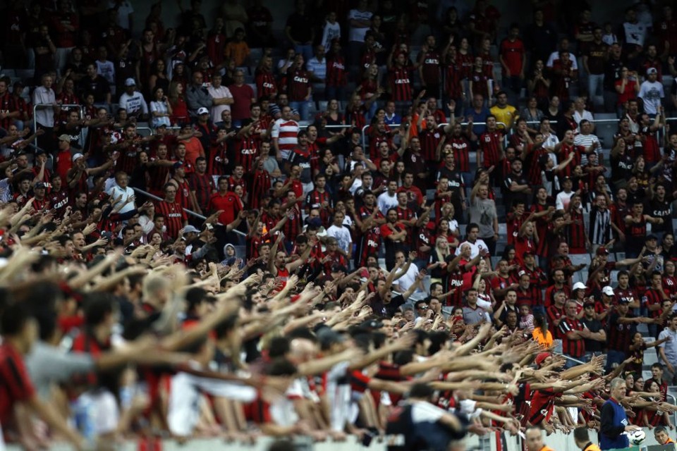 A torcida do Atlético tem comparecido à Arena, mas ainda não conseguiu garantir uma taxa de ocupação superior a 50% do novo estádio. | Albari Rosa/ Gazeta do Povo