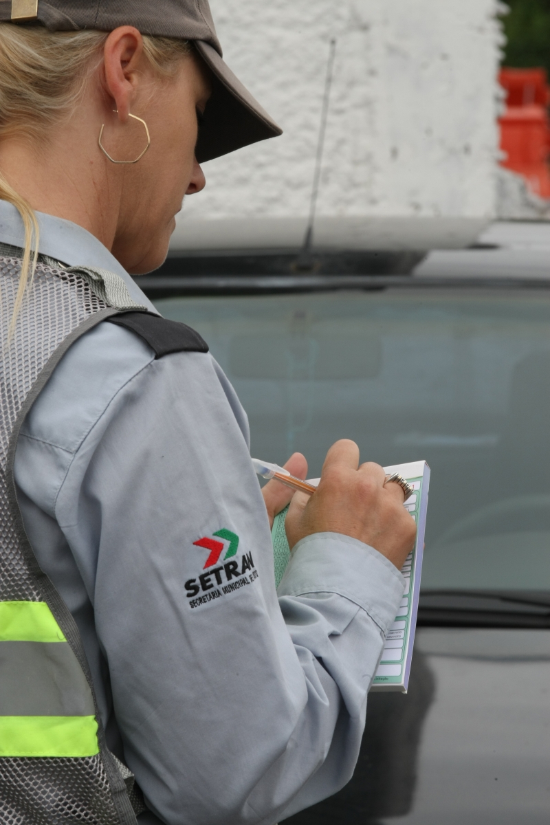 Agentes da Setran informam de duas a três agressões por mês vindas de motoristas autuados | Aniele Nascimento/Gazeta do Povo