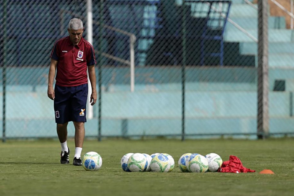 Ricardinho prefere não falar sobre permanência no Paraná | Felipe Rosa / Tribuna