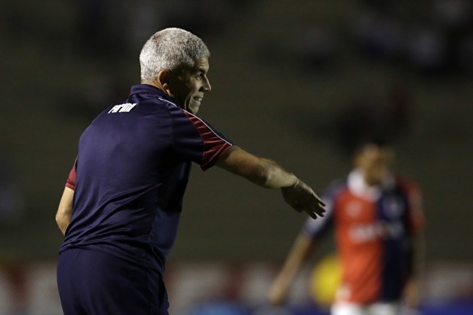 Técnico Ricardinho diz que o Paraná vai jogar com força até o último jogo da Série B | Felipe Rosa / Tribuna