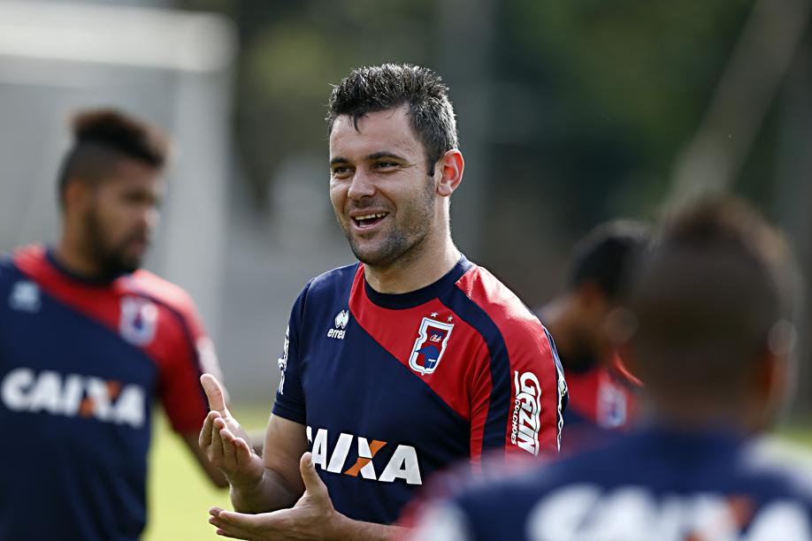 O atacante Giancarlo diz que mala branca é normal no futebol | Antônio More/Gazeta do Povo