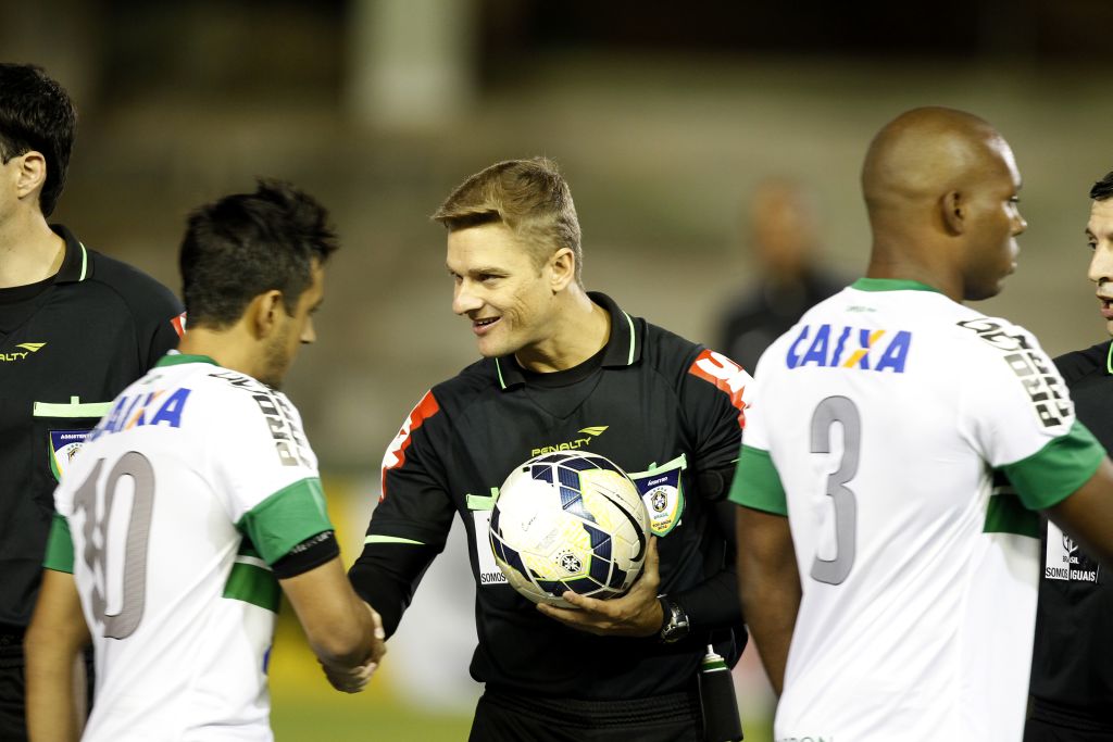 Thiago Duarte Peixoto apitou a vitória do Coritiba sobre o Cene, pela Copa do Brasil. | Antonio More/ Gazeta do Povo