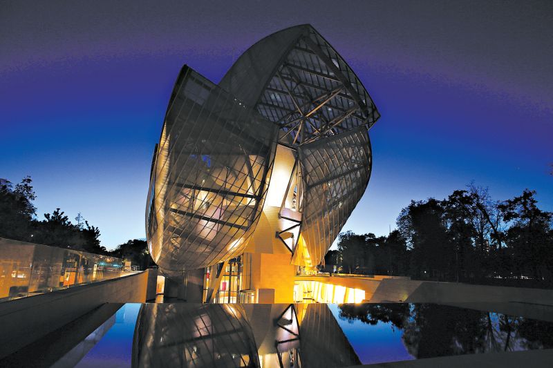 Com 11 galerias, a sede da Fundação Louis Vuitton, projetada por Frank Gehry, parece um veleiro cubista | Benoit Tessier/Reuters