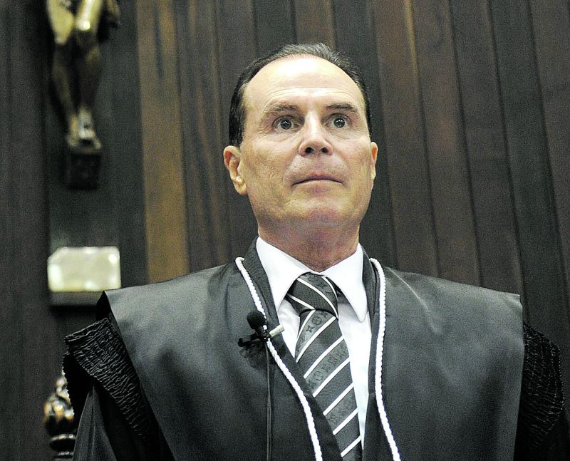 Clayton Camargo está afastado de suas funções, mas ainda recebe salário de R$ 26,5 mil | Ivonaldo Alexandre/Gazeta do Povo