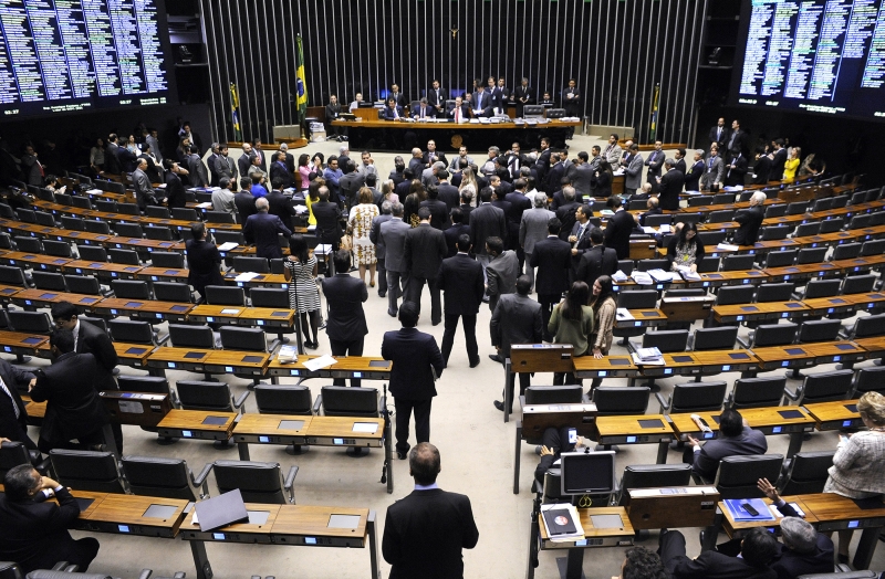A Câmara deverá aprovar o aumento no teto salarial, o que deve gerar um efeito cascata no país | Gabriela Korossy/Câmara dos Deputados