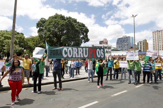 Protesto contra o PT em Curitiba |