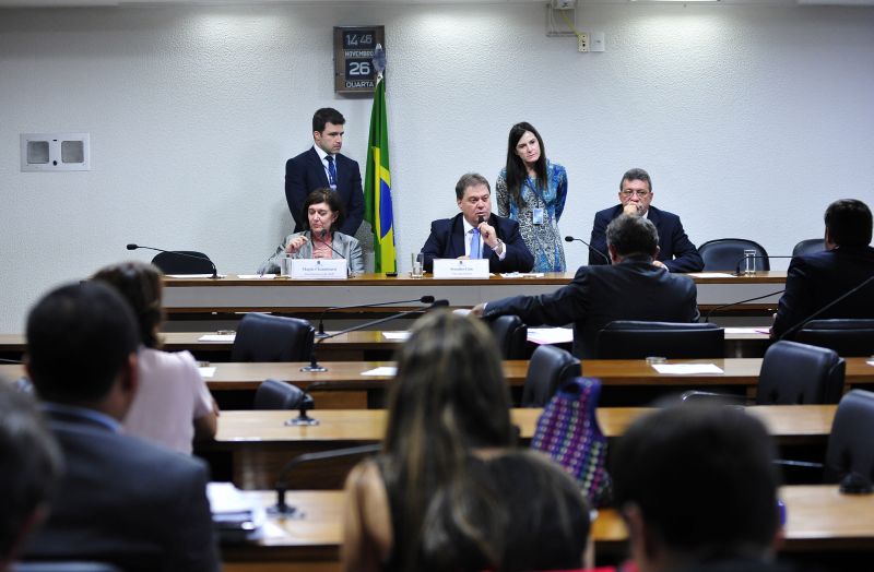 Oposição defendeu na sessão desta quarta-feira (26) que a CPI mista da Petrobras colha depoimentos da presidente Dilma Rousseff e do ex-presidente Lula | Laycer Tomaz / Câmara dos Deputados