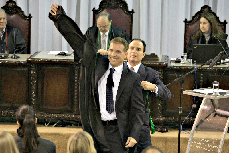 Segundo o CNJ, não há provas de que o desembargador Clayton Camargo, pai de Fabio, agiu para beneficiar o filho | Ivonaldo Alexandre/ Gazeta do Povo