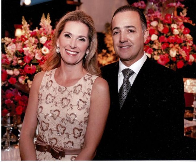 Recentemente, somaram mais um fascinante ponto do Globo, em roteiro pela Ásia, os elegantes Maria do Rosário e Irineu Antunes Neto. Em Myanmar, antiga Birmânia, iniciaram cruzeiro pelo Rio Ayeyarwady até Bagan, onde a aventura foi constante no percurso de magníficos templos |