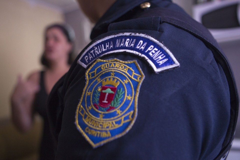 Guardas tentam visitar periodicamente as mulheres com medidas protetivas estabelecidas pela Justiça, a fim de desenvolver uma relação de confiança | Jonathan Campos/Gazeta do Povo
