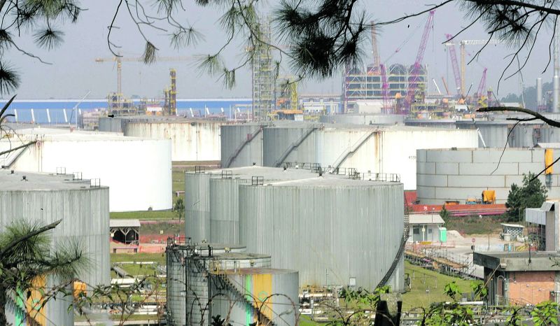 Refinaria Getúlio Vargas (Repar), em Araucária: problema técnico levou à paralisação da produção. | Ivonaldo Alexandre/Gazeta do Povo