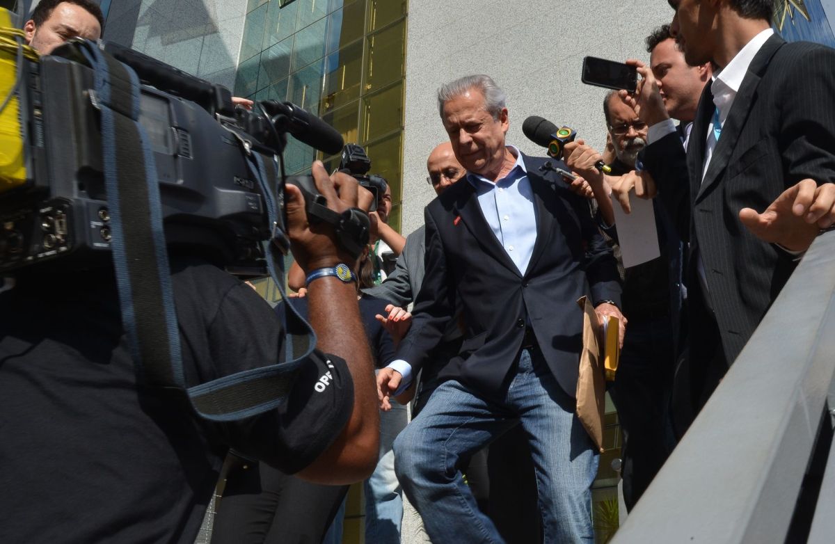 José Dirceu no dia em que saiu da cadeia, último 4 de novembro | Fabio Rodrigues Pozzebom/ Agência Brasil