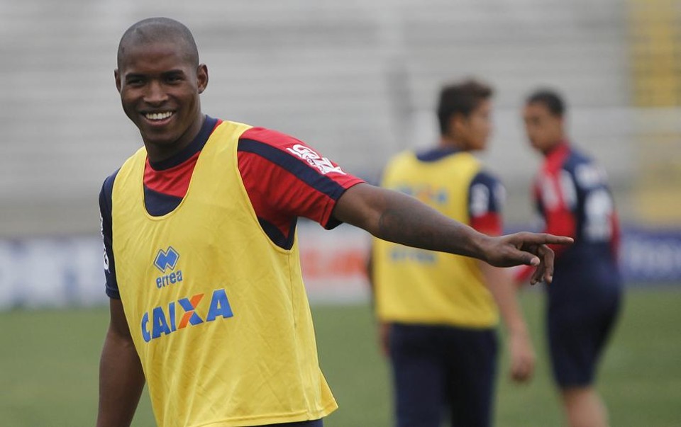 Adaílton balançou a rede nos últimos três jogos | Jonathan Campos / Gazeta do Povo