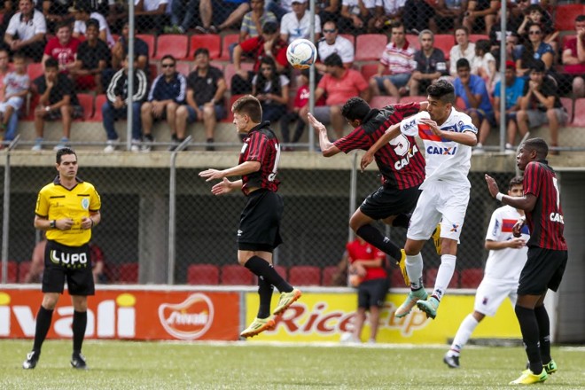 O Atlético venceu o Paraná por 1 a 0, no Trieste, e sagrou-se campeão estadual sub-17. | 
