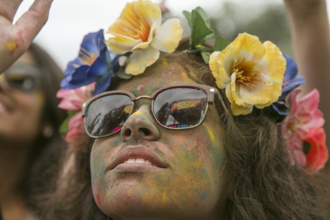 Flores na cabeça foi o estilo escolhido por muitos participantes | 