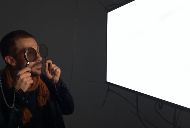 Obra da alemã Karina Smigla Bobinski faz surgir imagens súbitas para o espectador |