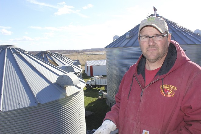 Do campo ao armazém: Matt McGinnis, de Indianola, investe em silos para estocar a produção recorde | 