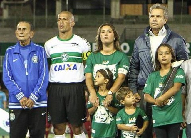 Esposa de Alex, ao lado dele, compõe chapa de oposição à presidência no Coritiba | Divulgação / Coritiba