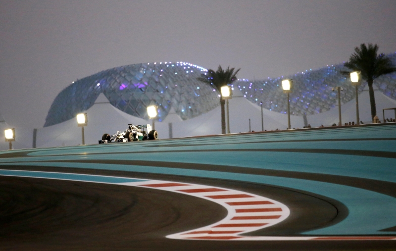 Hamilton, que só precisa do segundo lugar para ser campeão, diz que o carro está incrível em Abu Dabi | Ahmed Jadallah/Reuters