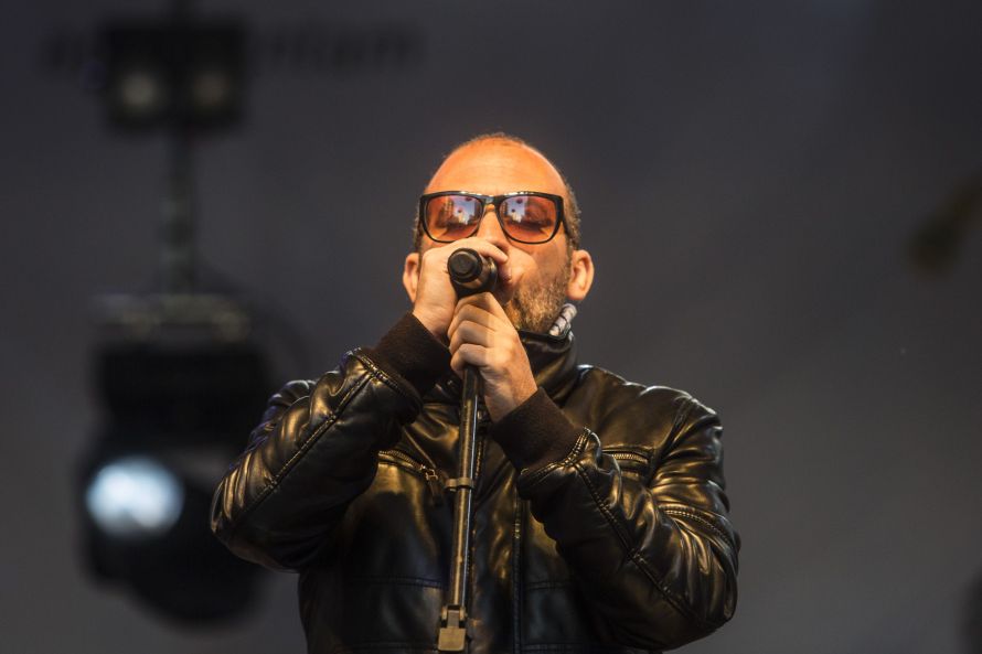 Artista baiano apresenta canções dos seus últimos álbuns Sem Nostalgia e Sobre Noites e Dias. | Brunno Covello/Agência de Notícias Gazeta do Povo