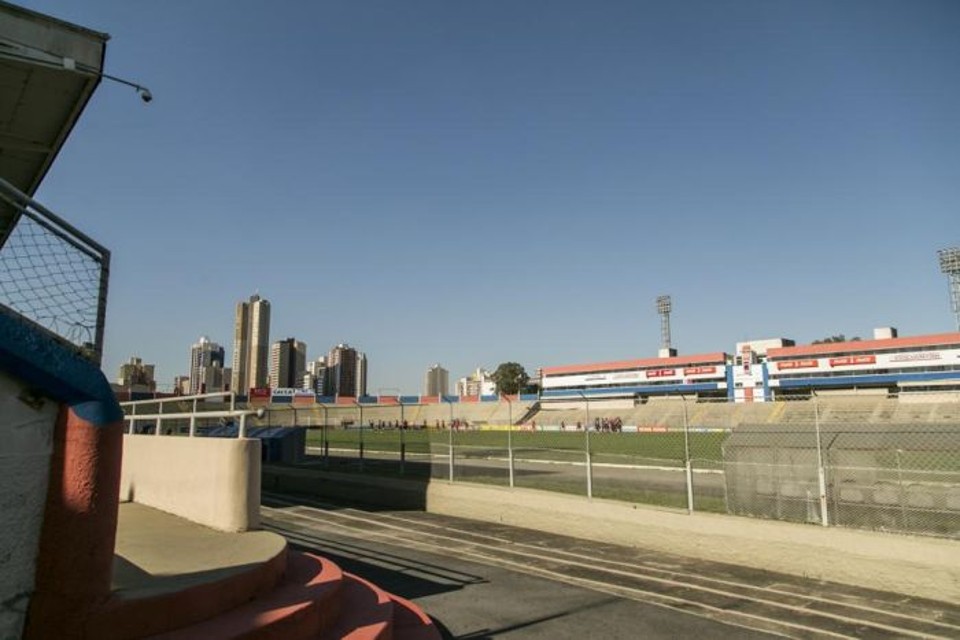 Acordo entre Paraná e prefeitura pela Vila Capanema pode pôr fim ao processo do clube contra a União | Marcelo Andrade / Gazeta do Povo