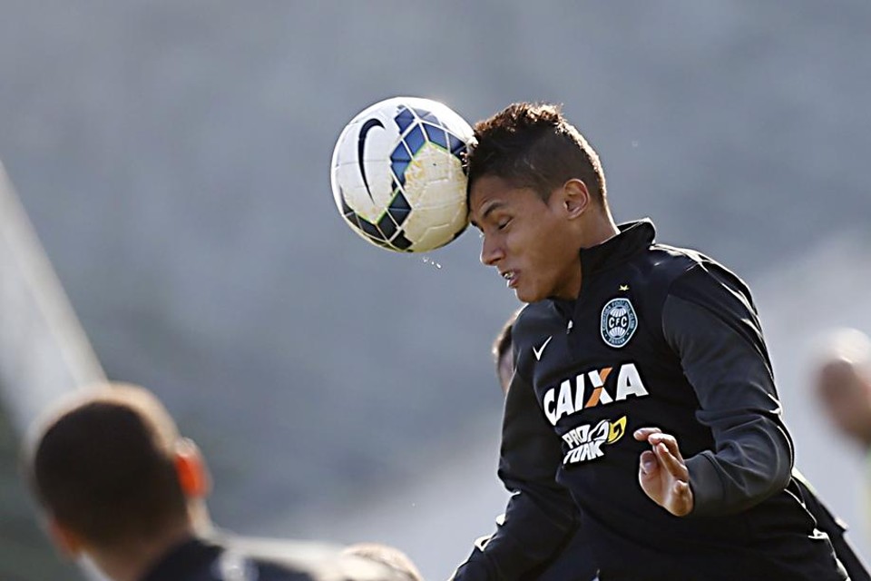 Dudu deve ser titular no time do Coxa contra o Flamengo | Albari Rosa / Gazeta do Povo