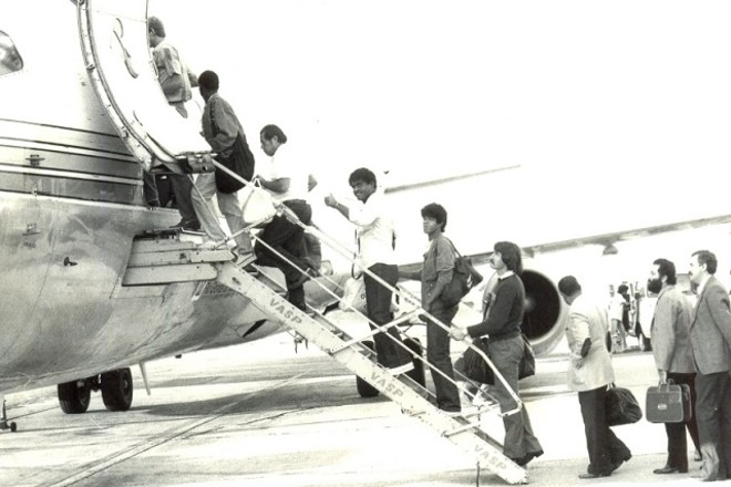 O embarque para o Rio de Janeiro, antes da final de 1985, contra o Bangu. | 
