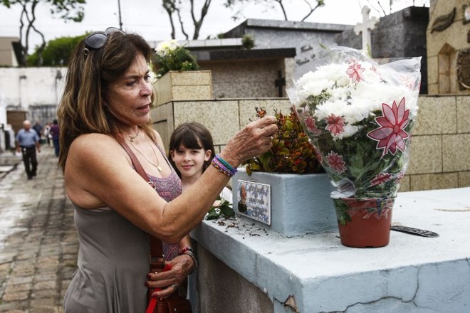 Alguns cemitérios planejaram programações religiosas especiais para o Dia de Finados |