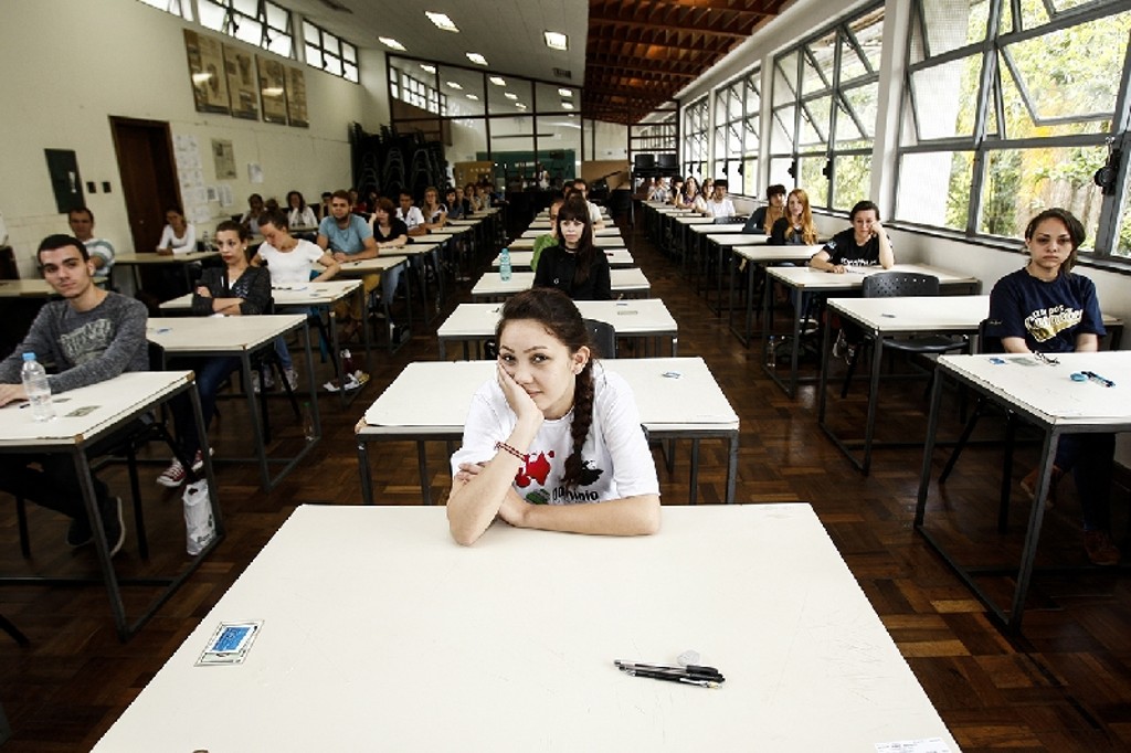 Mais de 50 mil candidatos deram início ontem ao maior processo seletivo da UFPR