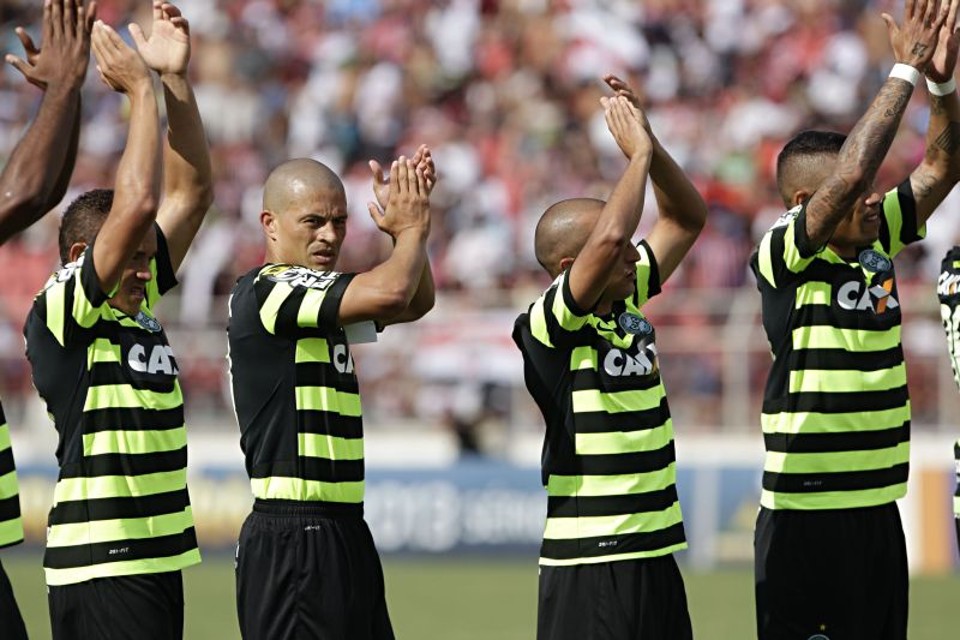 Vitória em Itu contra o São Paulo, em 2013, garantiu o Coxa na elite por mais um ano | Felipe Rosa / Tribuna