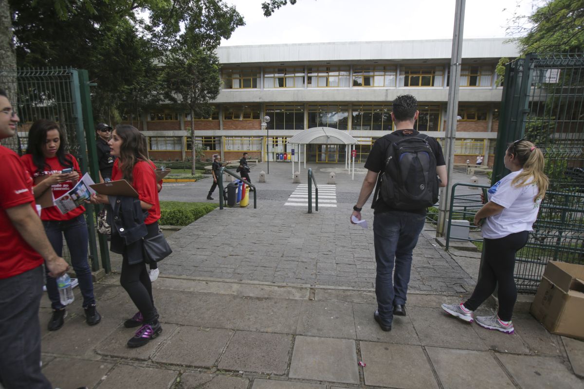 No segundo dia do Enem, 406,5 mil candidatos do Paraná vão prestar o exame | Daniel Castellano / Agência de Notícias Gazeta do Povo