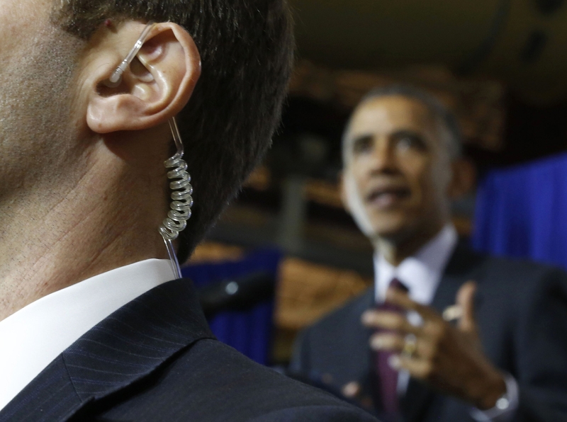 Agente do serviço secreto protege Obama em comício | Larry Downing/Reuters