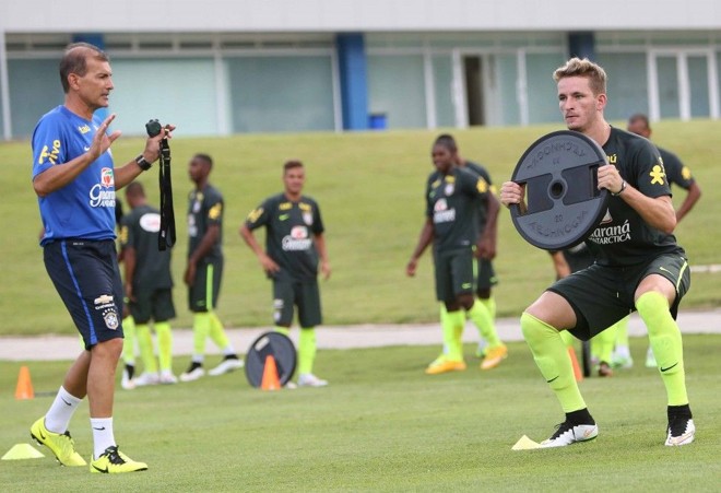 Marcos Guilherme, do Atlético, no treino da seleção sub-20 em Teresópolis |
