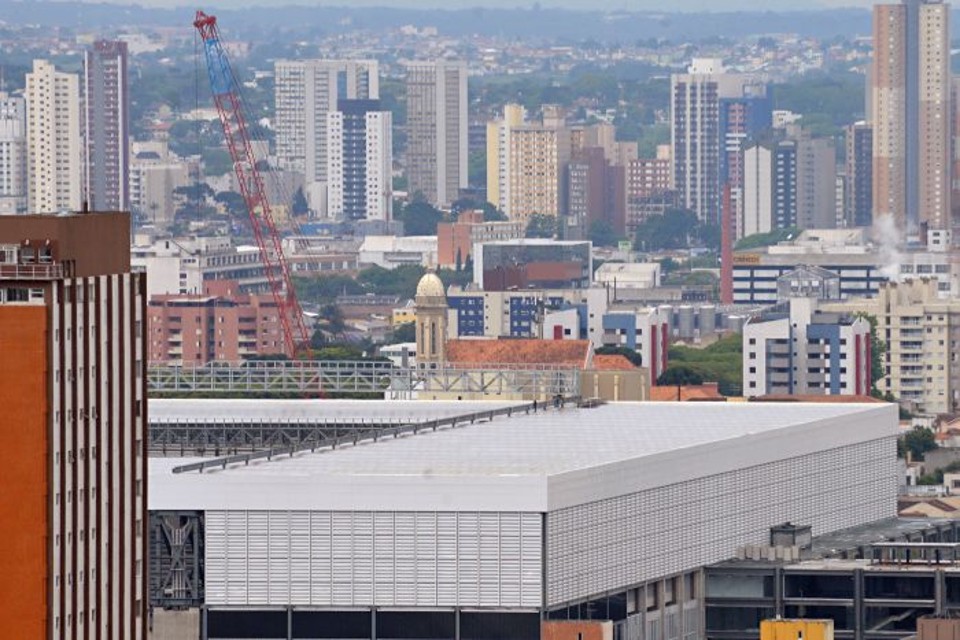 Instalação do teto retrátil da Arena da Baixada segue parada | Felipe Rosa / Tribuna do Paraná