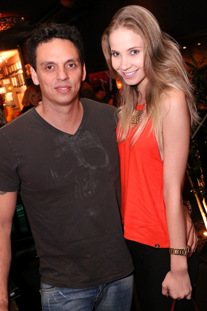 O empresário Gare Marques e a modelo Bruna Vizintin curtiram juntos a noite de sábado no Taj Curitiba |