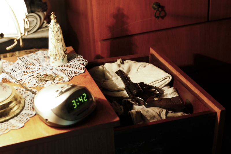 Atualmente, o porte de arma está restrito a 11 categorias profissionais. Proposta em andamento liberaria uso para todos | Daniel Castellano / Gazeta do Povo