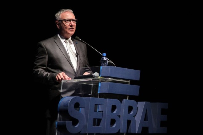 O presidente da Fiep, Edson Campagnolo, tomou posse como presidente do Conselho Deliberativo do Sebrae. | Mauro Frasson/Agência Fiep