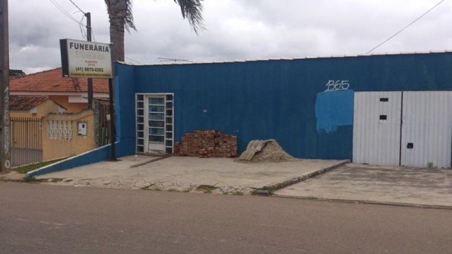 Endereço da funerária Ômega, em Araucária: imóvel abandonado | 