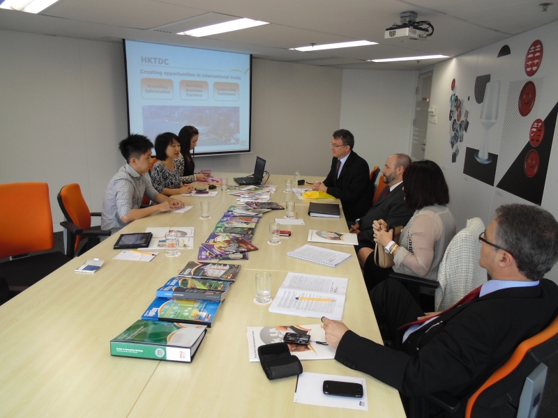 Consultores do Sebrae/PR pesquisaram políticas públicas voltadas ao setor privado | Divulgação/Sebrae