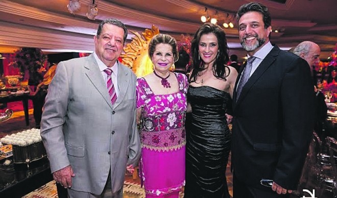 Nadim e Florinda Andraus com Astrid e Zé Maria Abujamra |