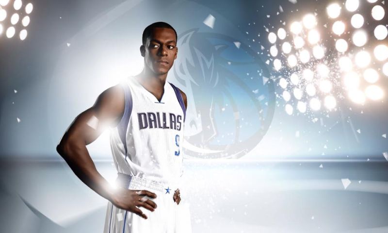 Rajon Rondo em sua primeira imagem com a camisa da nova franquia, o Dallas Mavericks. | Reprodução/Facebook